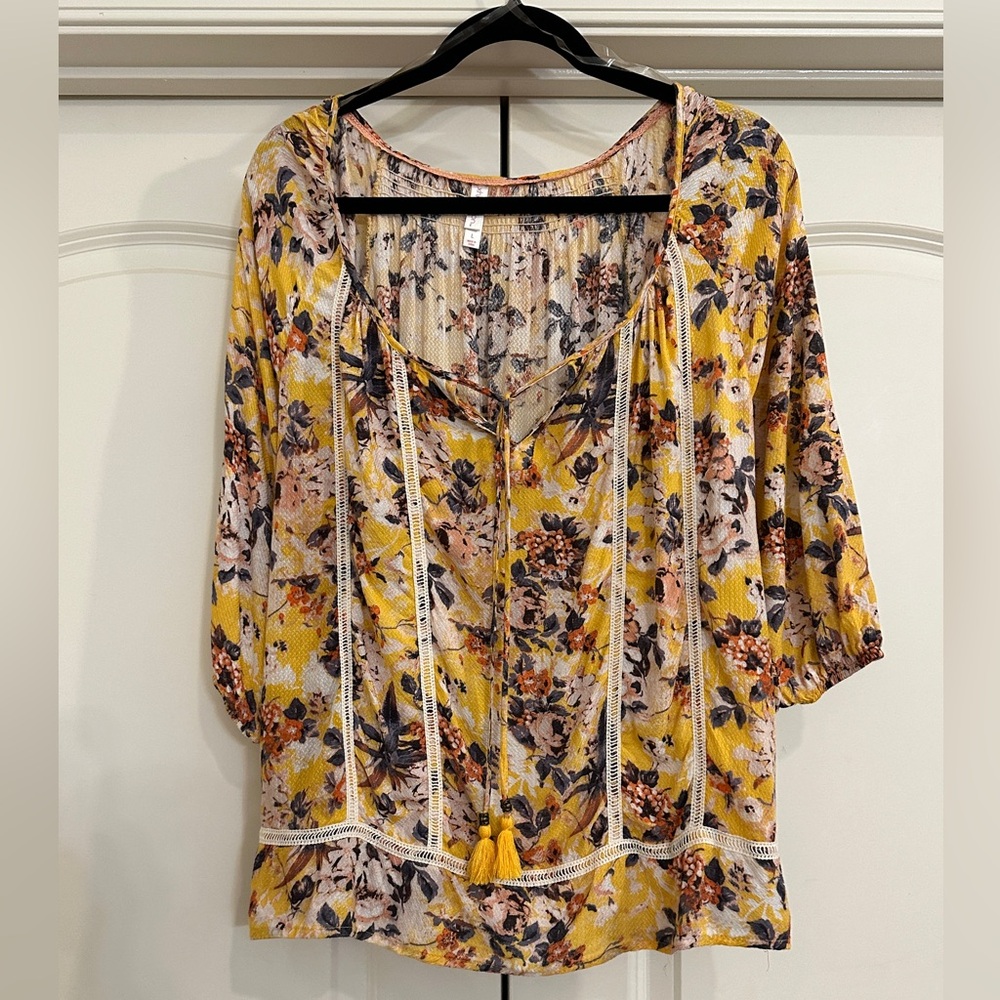 Xhilaration Yellow and Black Floral Blouse